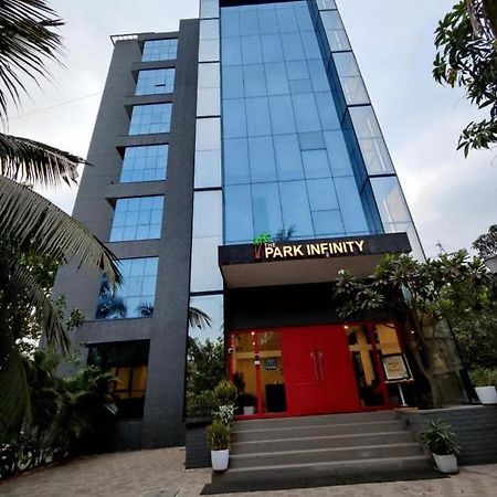 The Park Infinity Hotel Surat Bagian luar foto