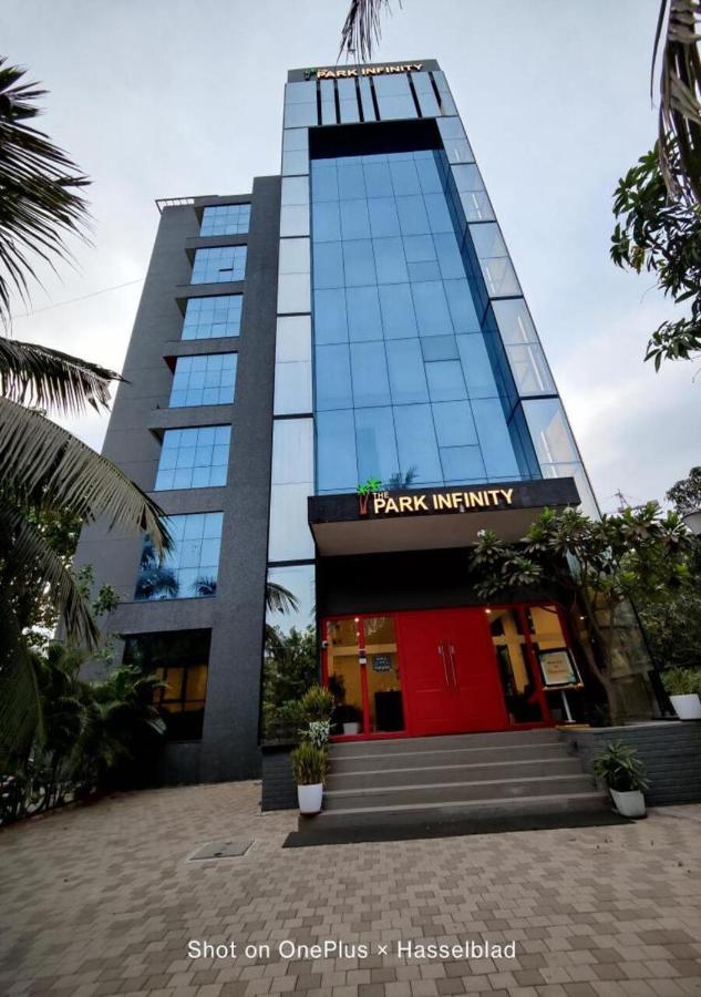 The Park Infinity Hotel Surat Bagian luar foto
