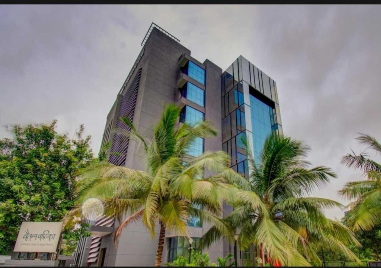 The Park Infinity Hotel Surat Bagian luar foto