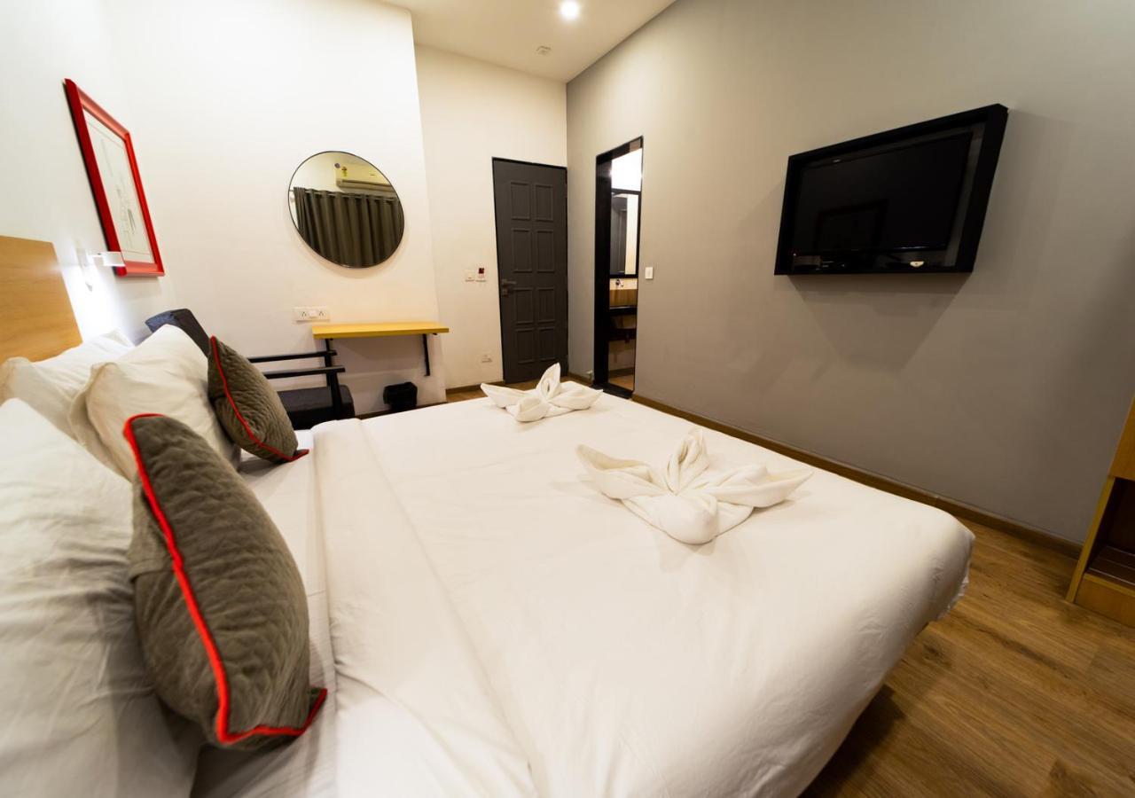 The Park Infinity Hotel Surat Bagian luar foto