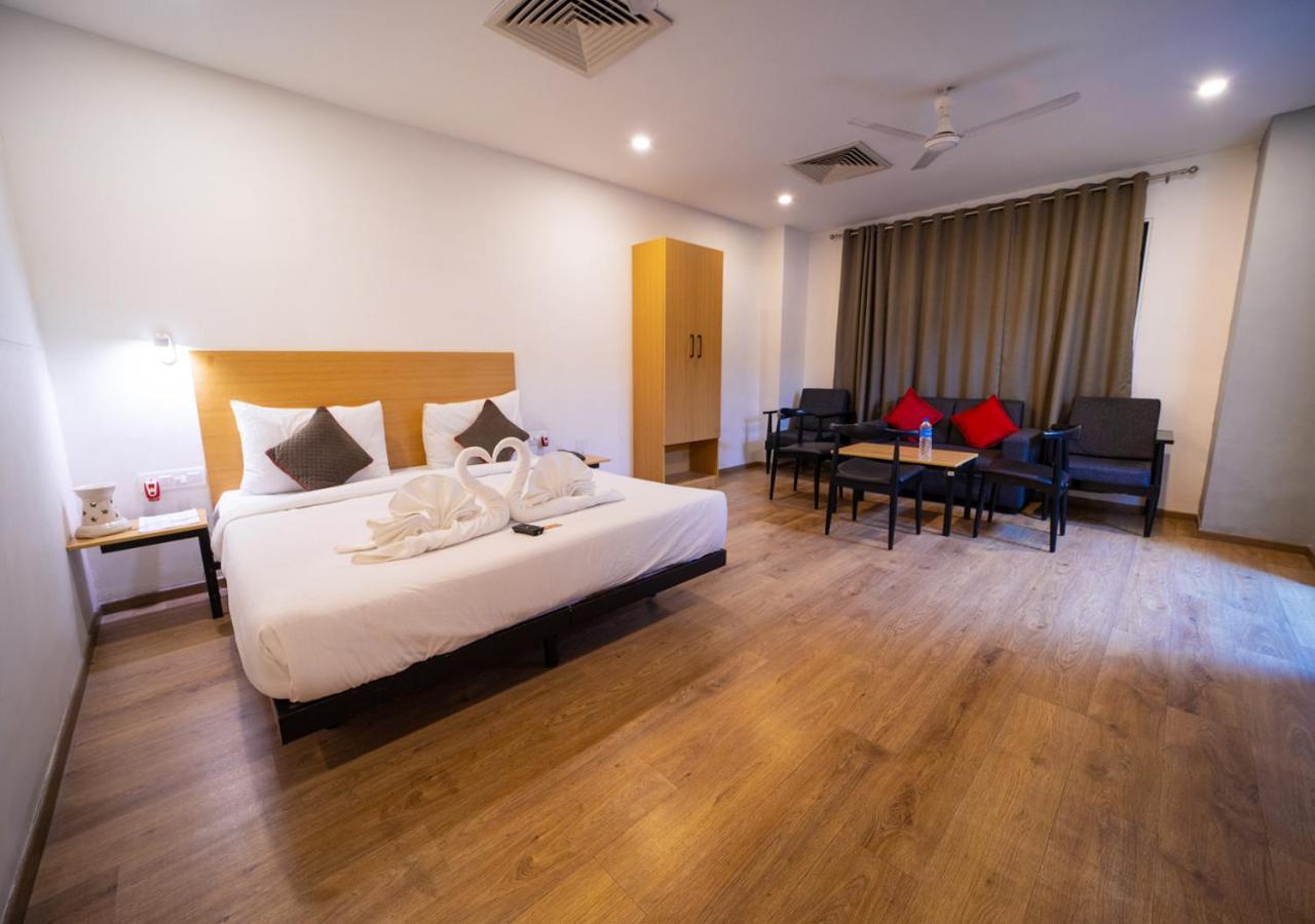 The Park Infinity Hotel Surat Bagian luar foto